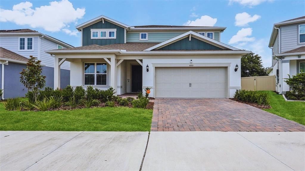 Attached, Exterior, Facade, American Craftsman