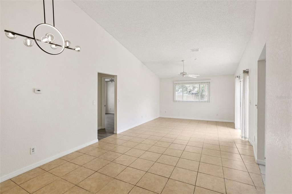 Empty room, Interior, Pendant Lights