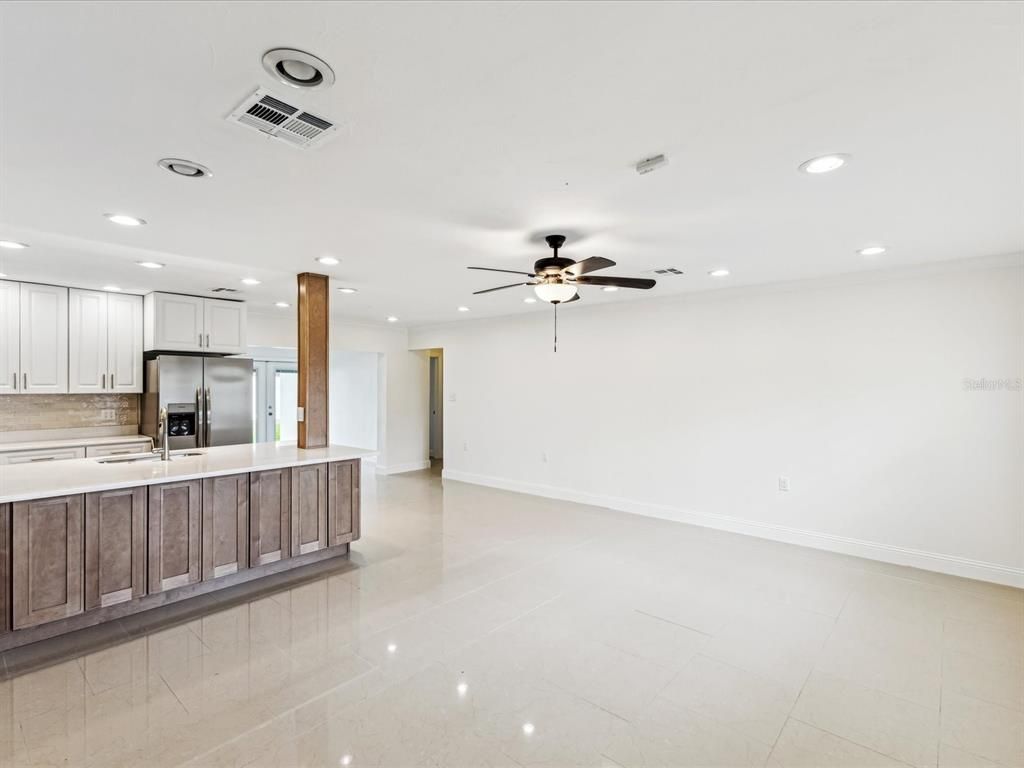 Empty room, Interior, Kitchen, Recessed Lighting