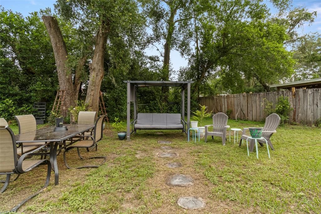Backyard, Exterior