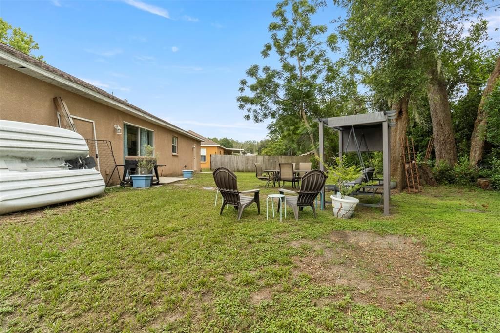 Backyard, Exterior