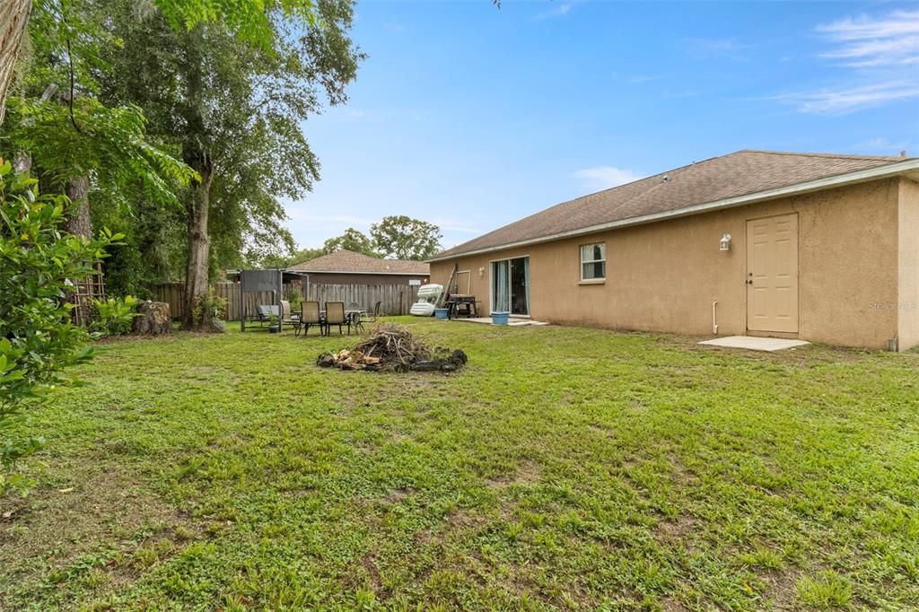 Backyard, Exterior