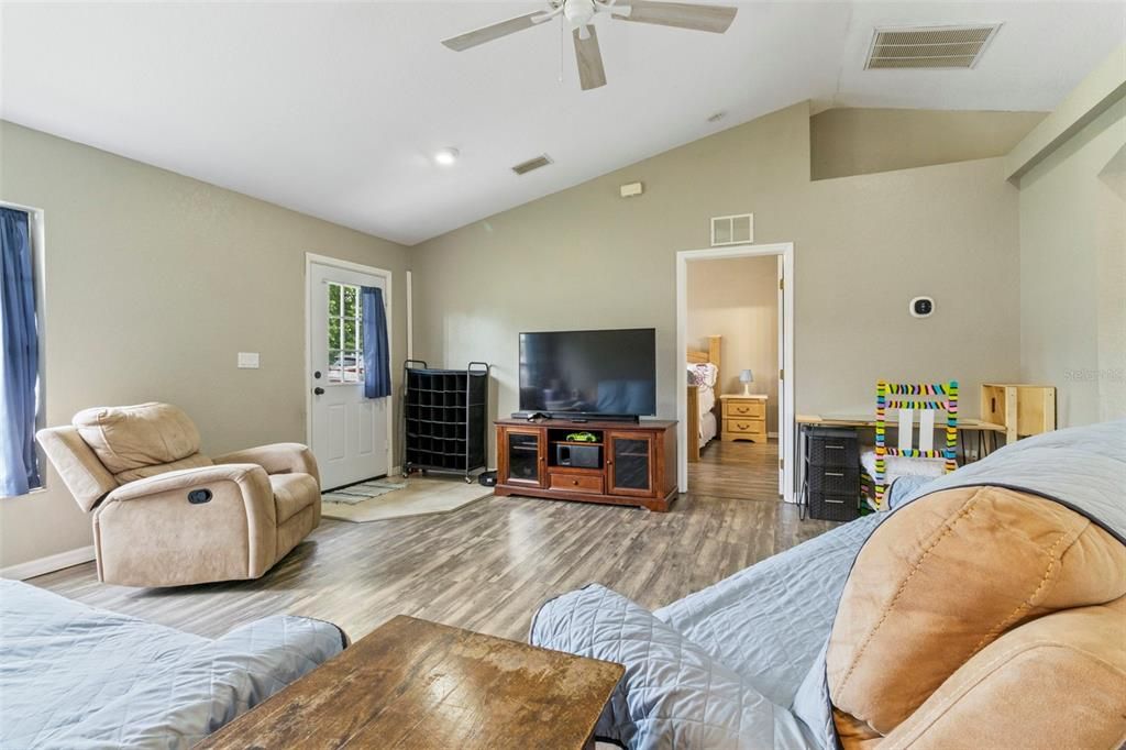 Interior, Recessed Lighting, Wood Texture Flooring
