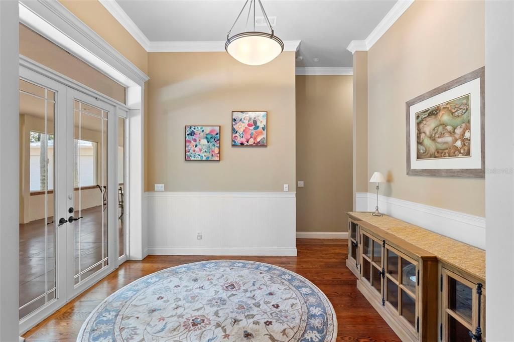 Interior, Pendant Lights, Wood Texture Flooring