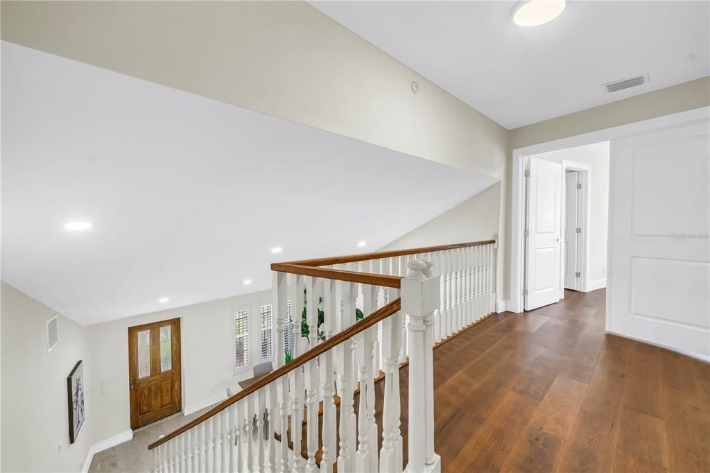 Interior, Recessed Lighting, Wood Texture Flooring