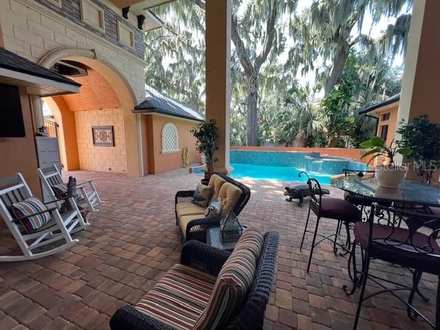 Exterior, Pool