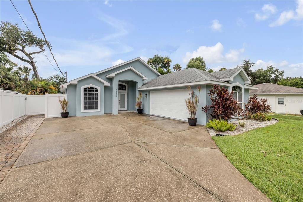 Attached, Backyard, Exterior, Facade, Ranch