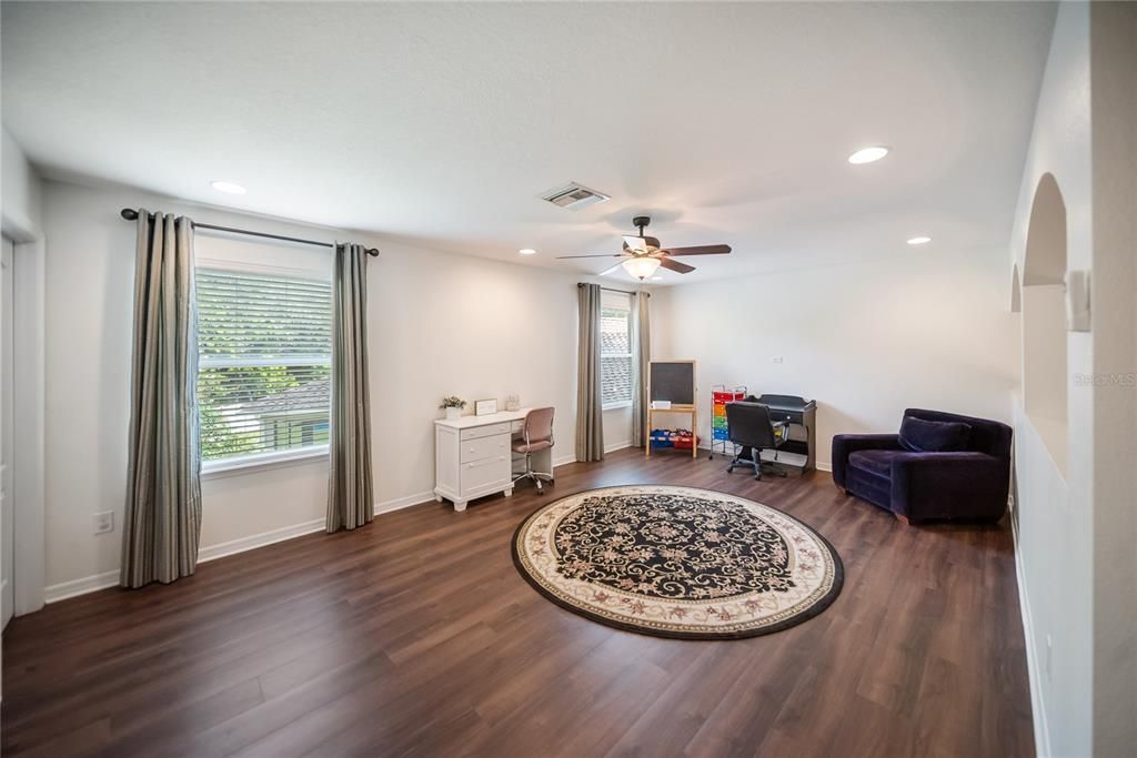 Home Office, Interior, Recessed Lighting, Wood Texture Flooring