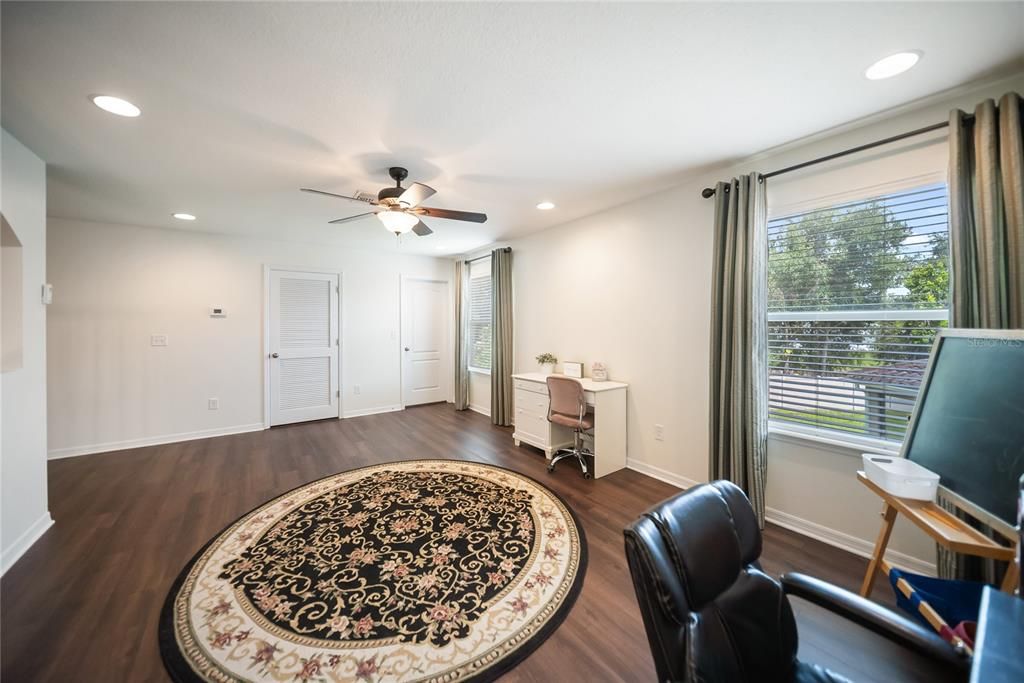 Interior, Recessed Lighting, Wood Texture Flooring