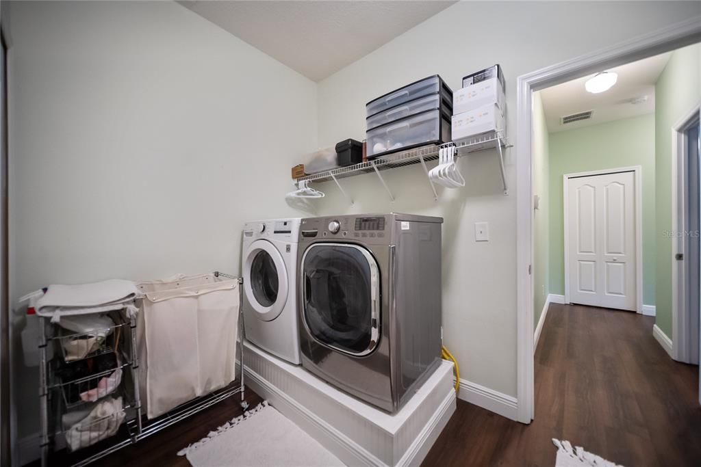 Interior, Washer, Wood Texture Flooring