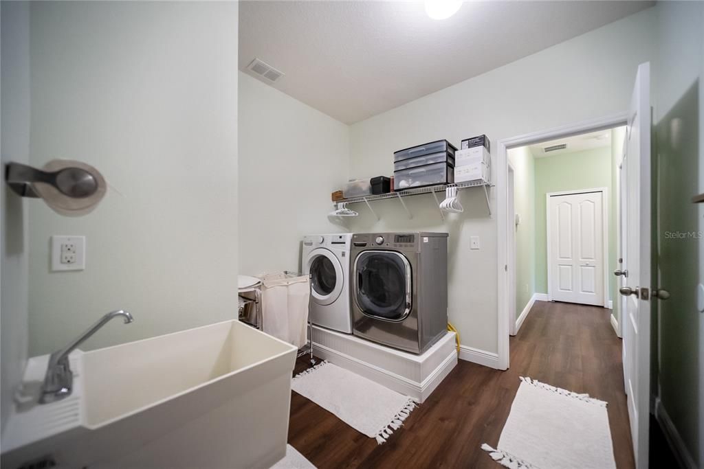Interior, Washer, Wood Texture Flooring