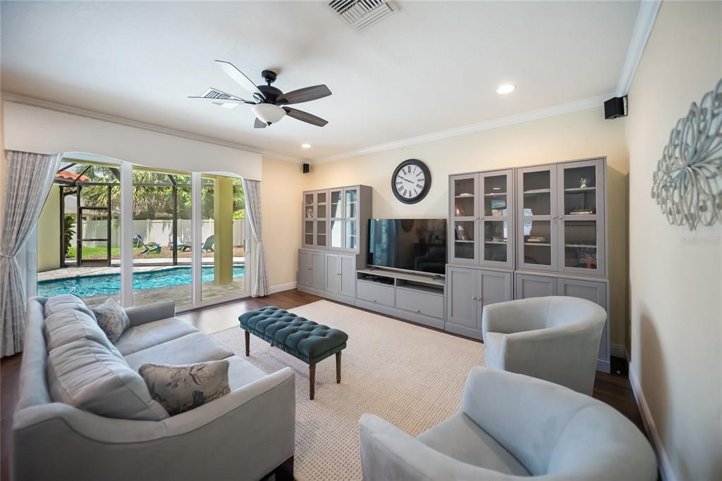 Interior, Living room, Recessed Lighting, Wood Texture Flooring
