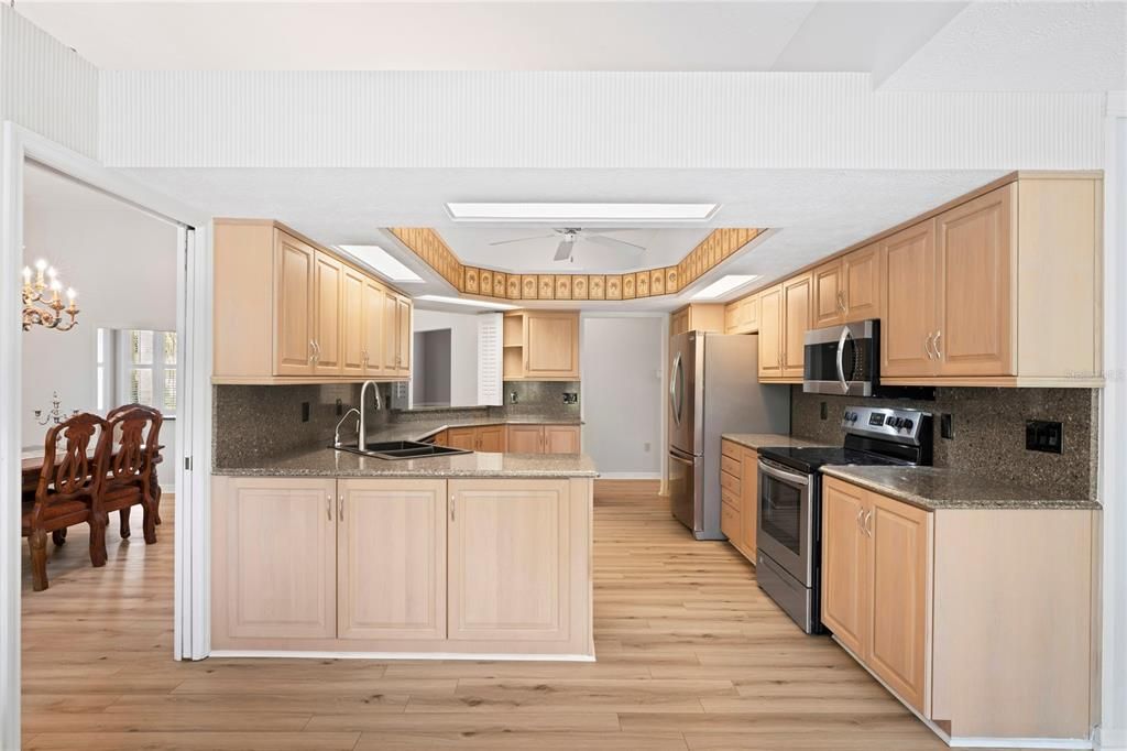 Chandelier, Interior, Kitchen, Wood Texture Flooring
