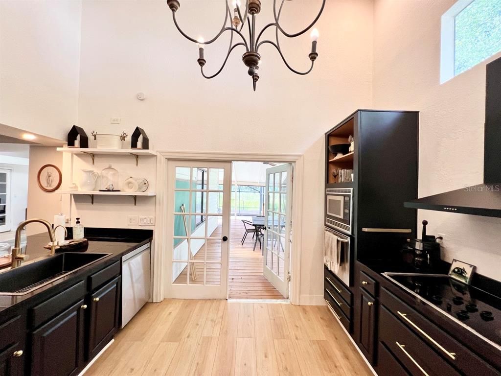 Chandelier, Interior, Kitchen, Wood Texture Flooring