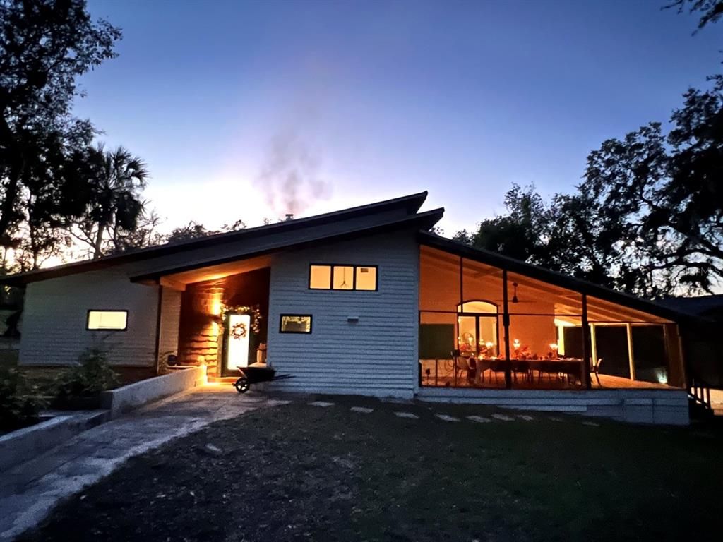 Backyard, Exterior, Facade, Modern