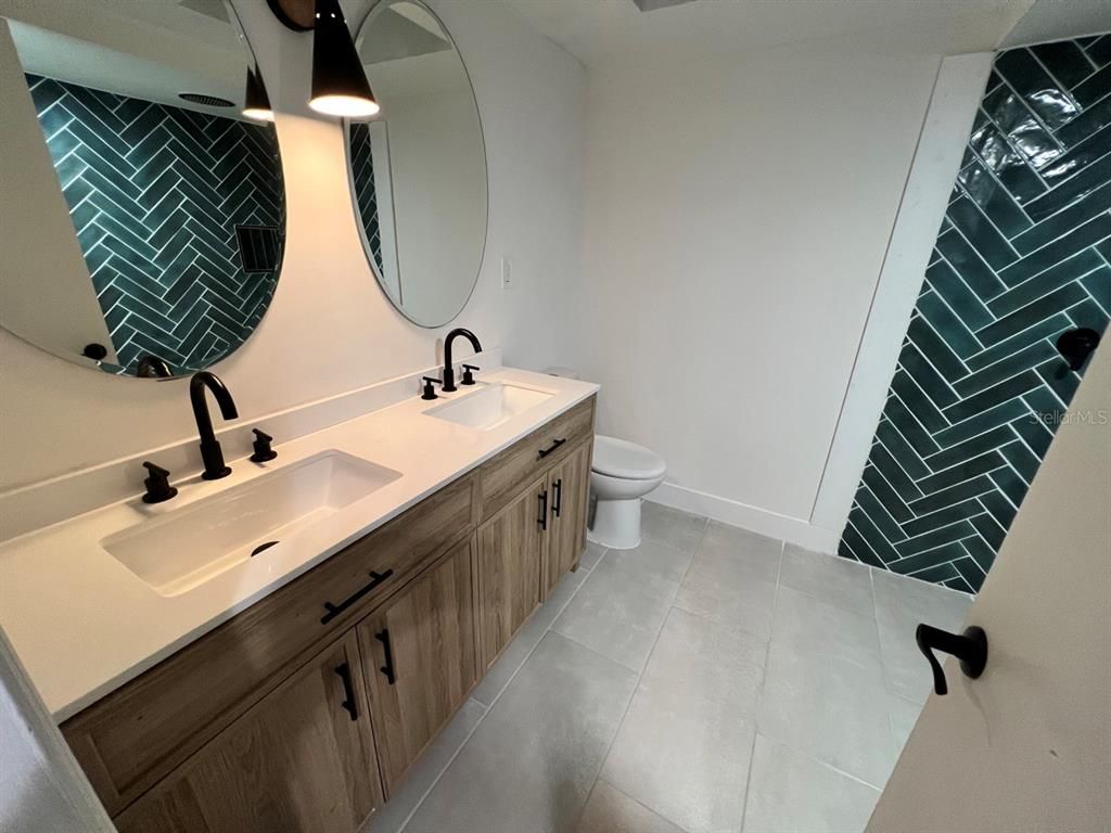 Bathroom, Dual Sink Vanities, Interior