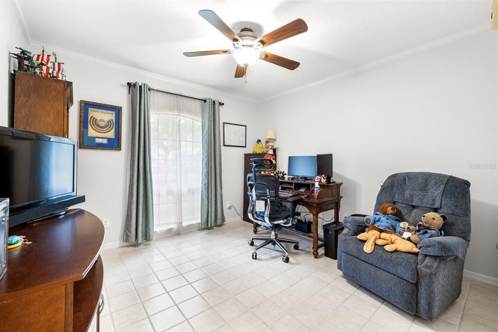 Home Office, Interior