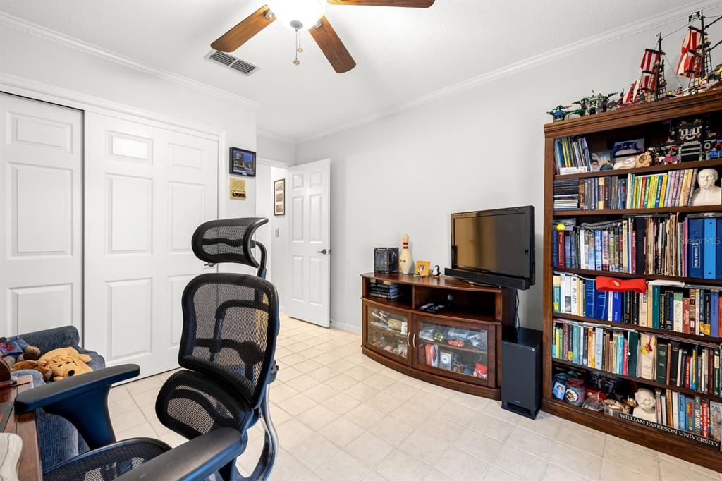 Home Office, Interior