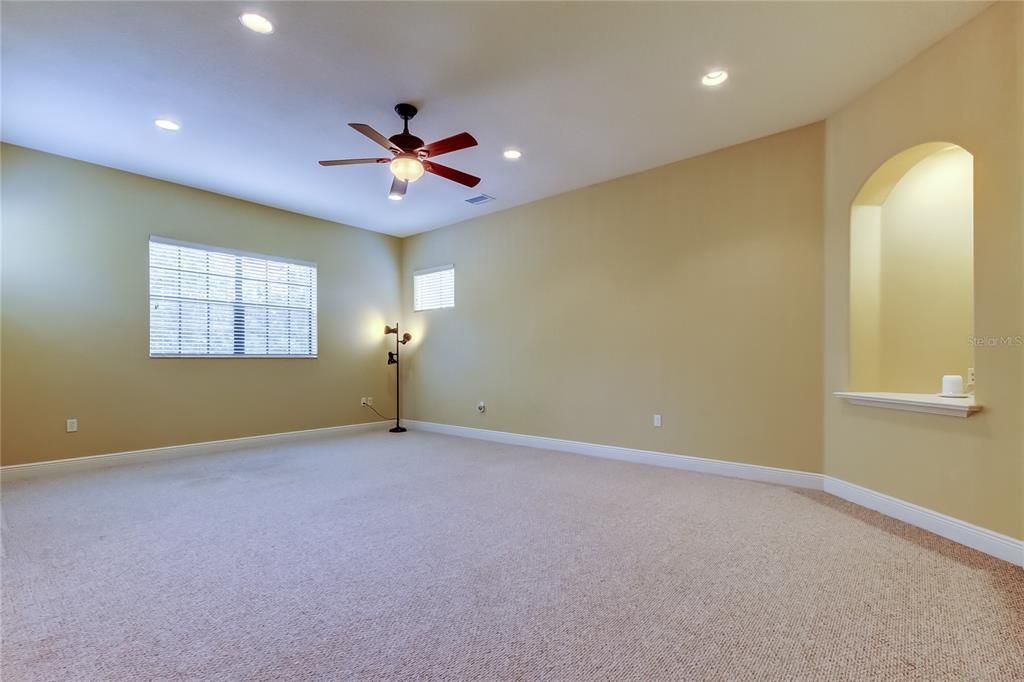 Empty room, Interior, Recessed Lighting