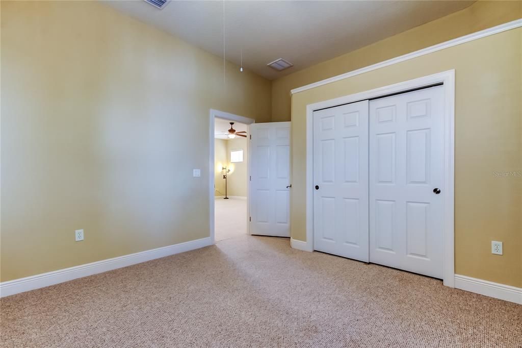 Empty room, Interior, Pendant Lights