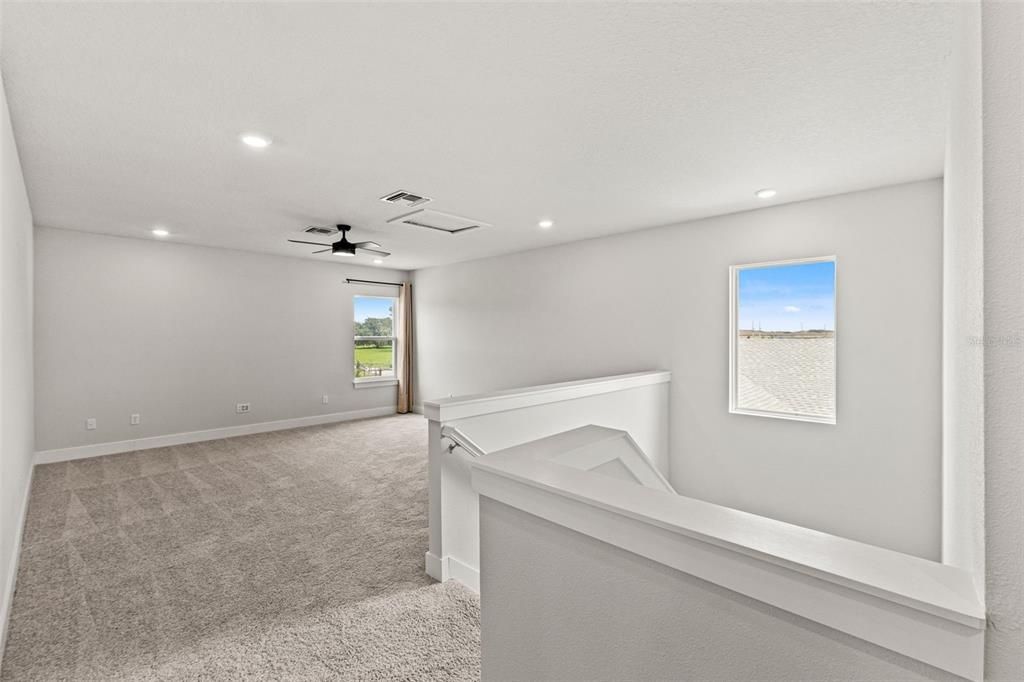Empty room, Interior, Recessed Lighting