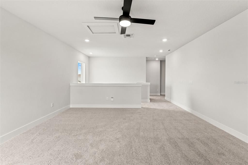 Empty room, Interior, Recessed Lighting