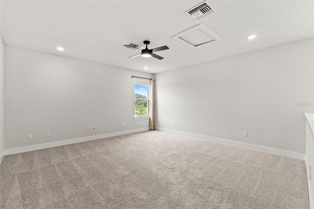 Empty room, Interior, Recessed Lighting