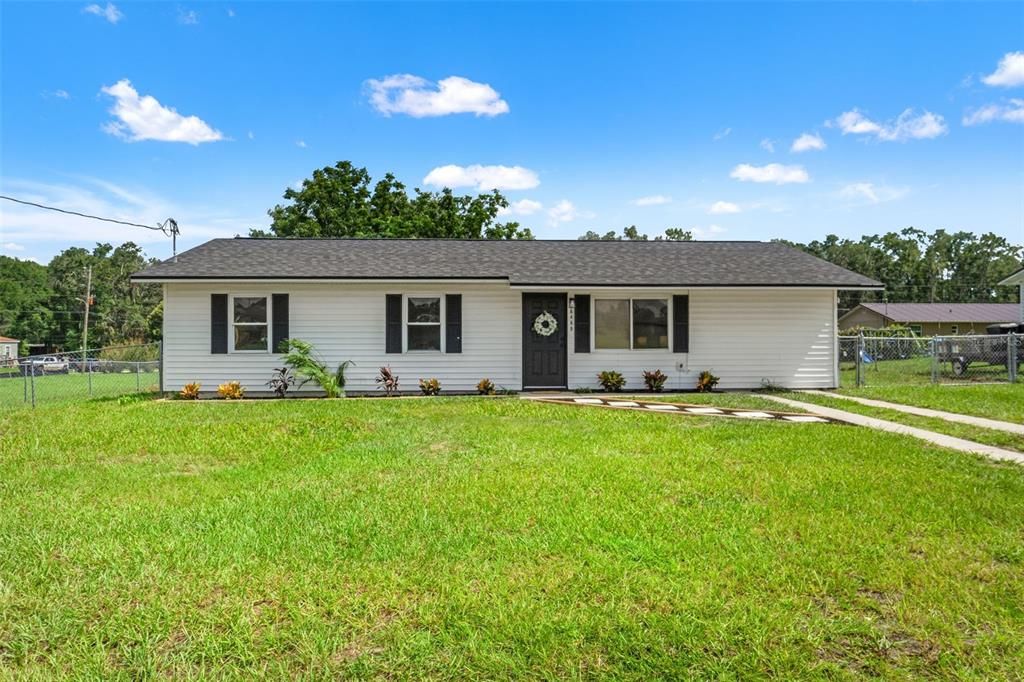Backyard, Exterior, Facade, Ranch