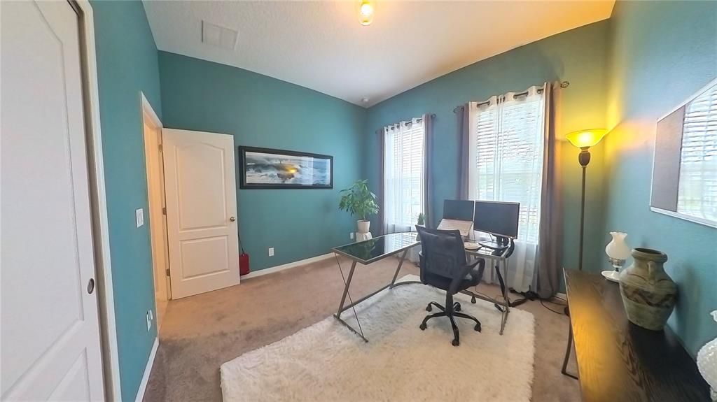 Home Office, Interior
