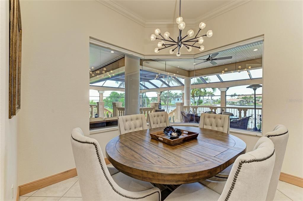 Dining room, Interior, Pendant Lights, Recessed Lighting, Water