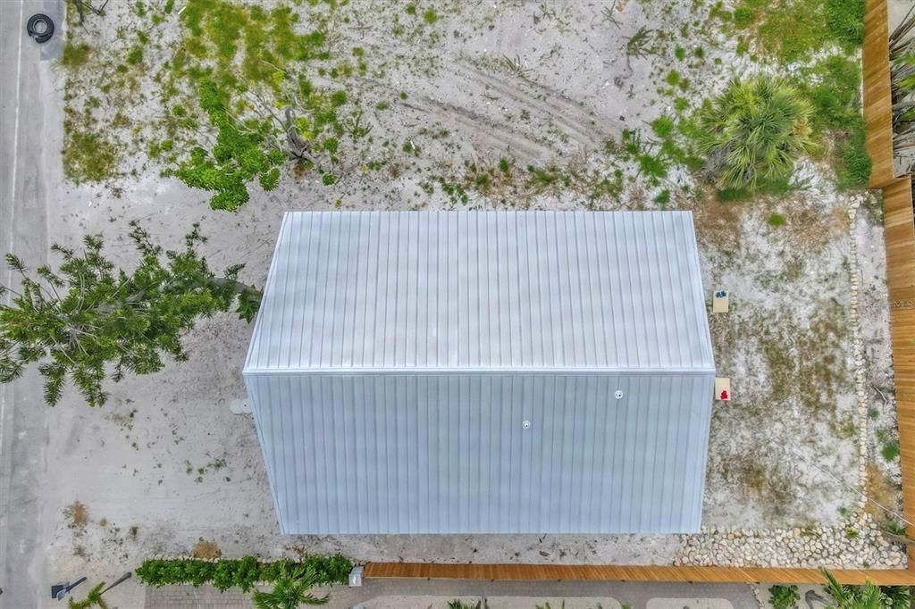 Exterior, Drone