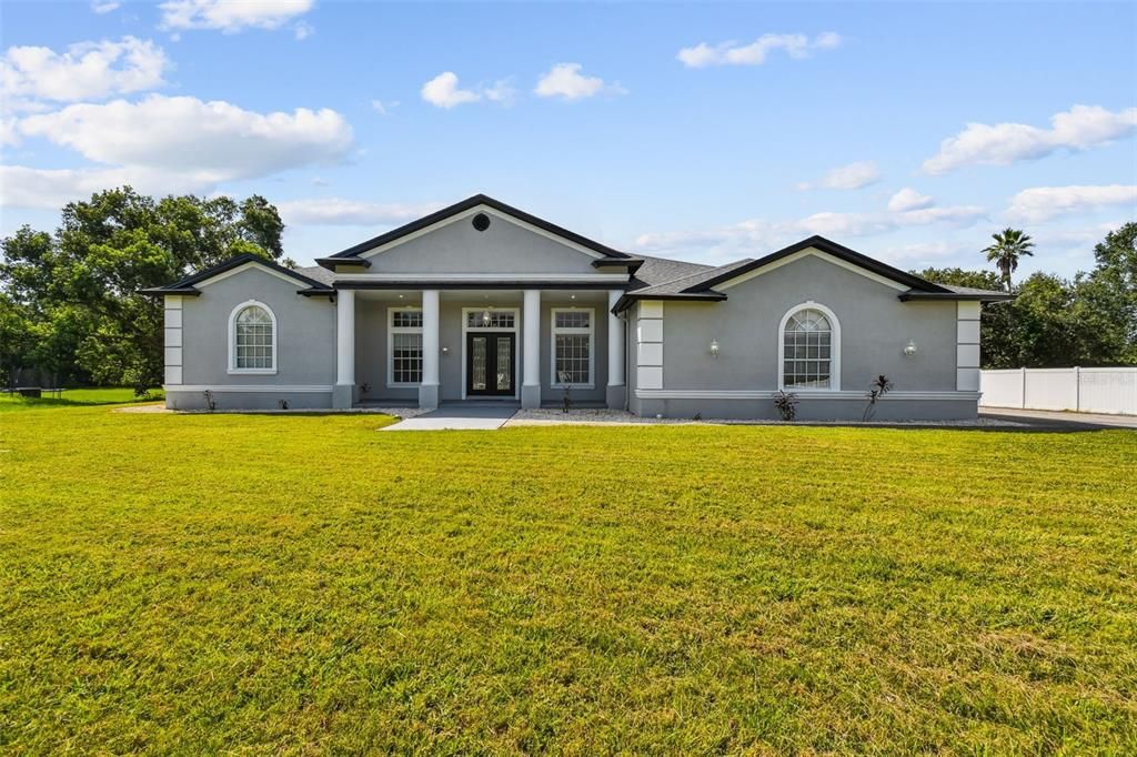 Backyard, Exterior, Facade, Ranch