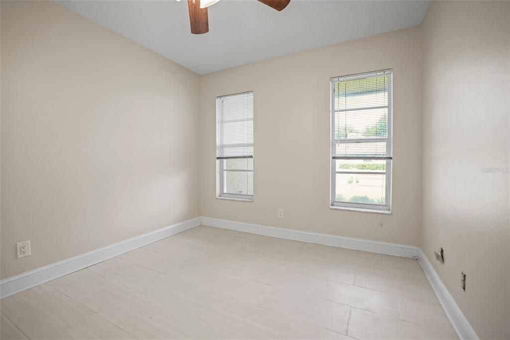 Empty room, Interior