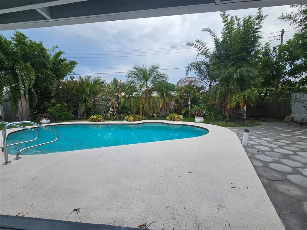 Exterior, Pool