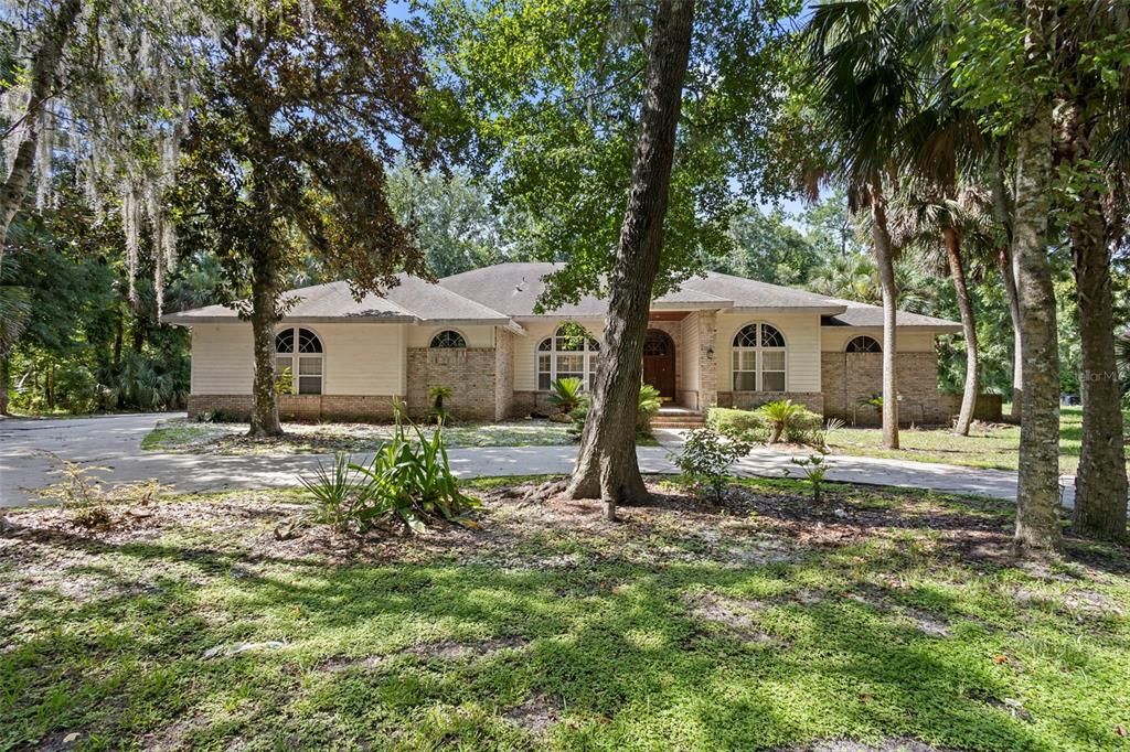 Backyard, Exterior, Facade, Ranch