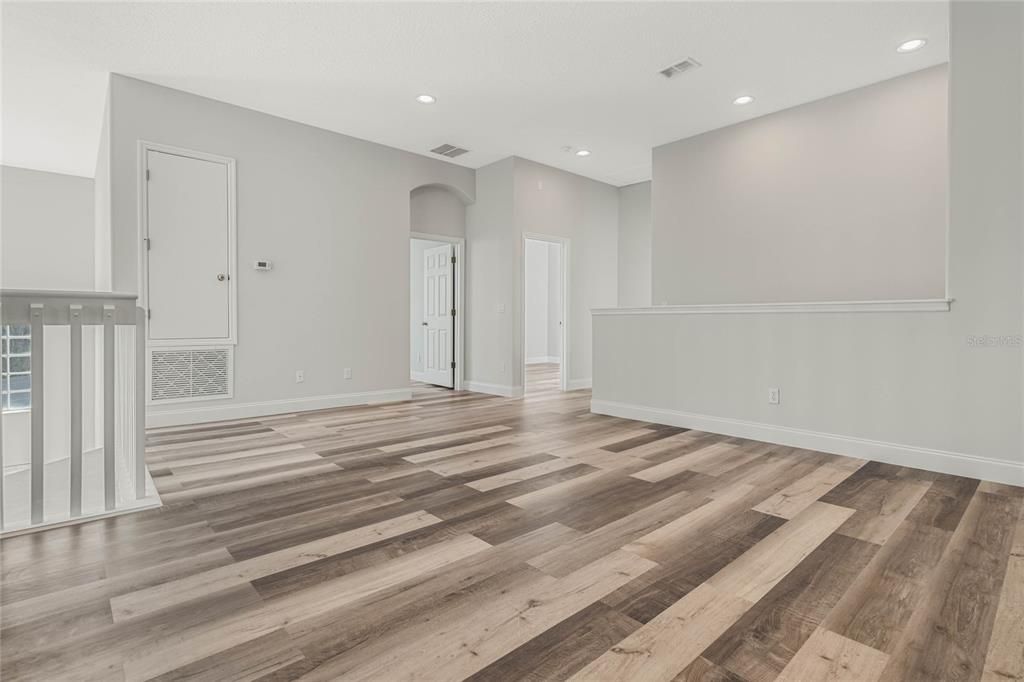 Empty room, Interior, Recessed Lighting, Wood Texture Flooring