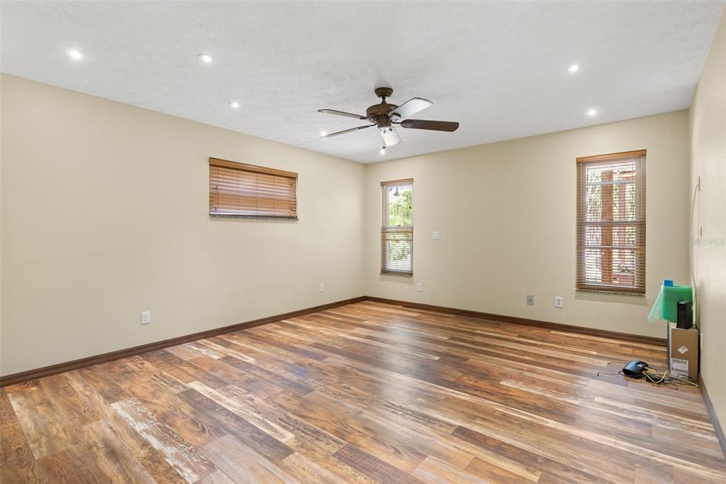 Empty room, Interior, Recessed Lighting, Wood Texture Flooring