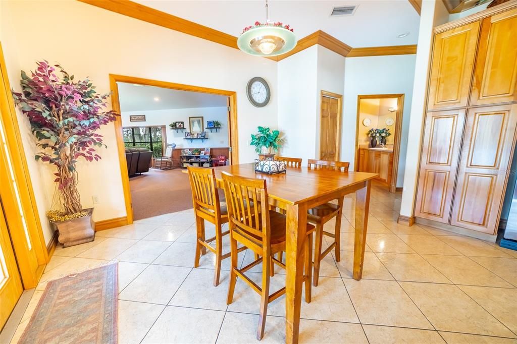 Dining room, Interior, Living room, Recessed Lighting