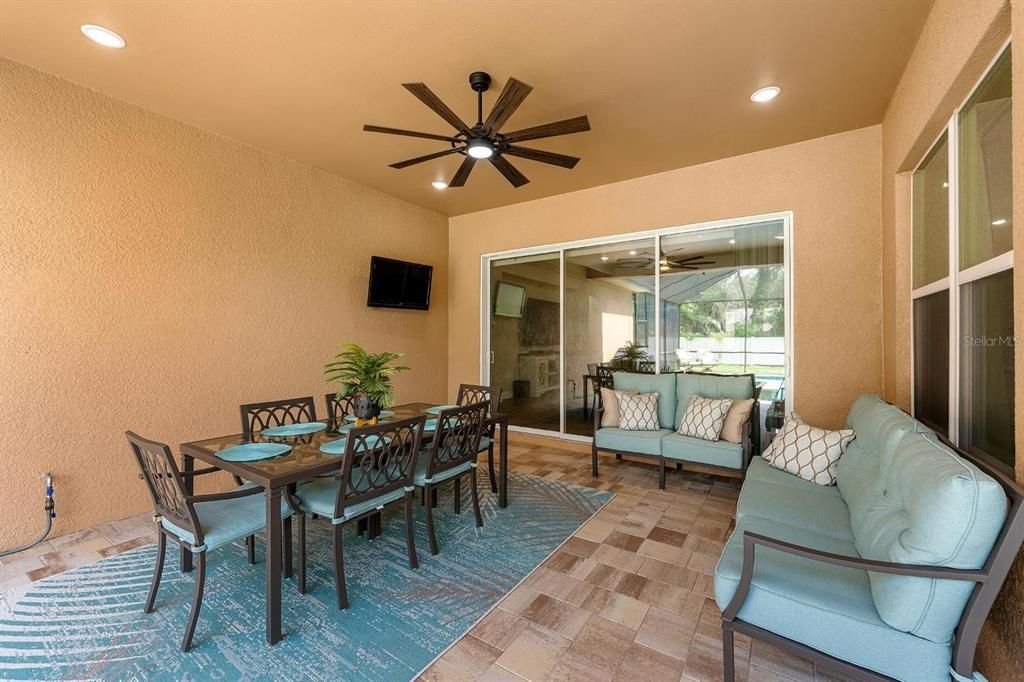Dining room, Interior, Living room, Recessed Lighting