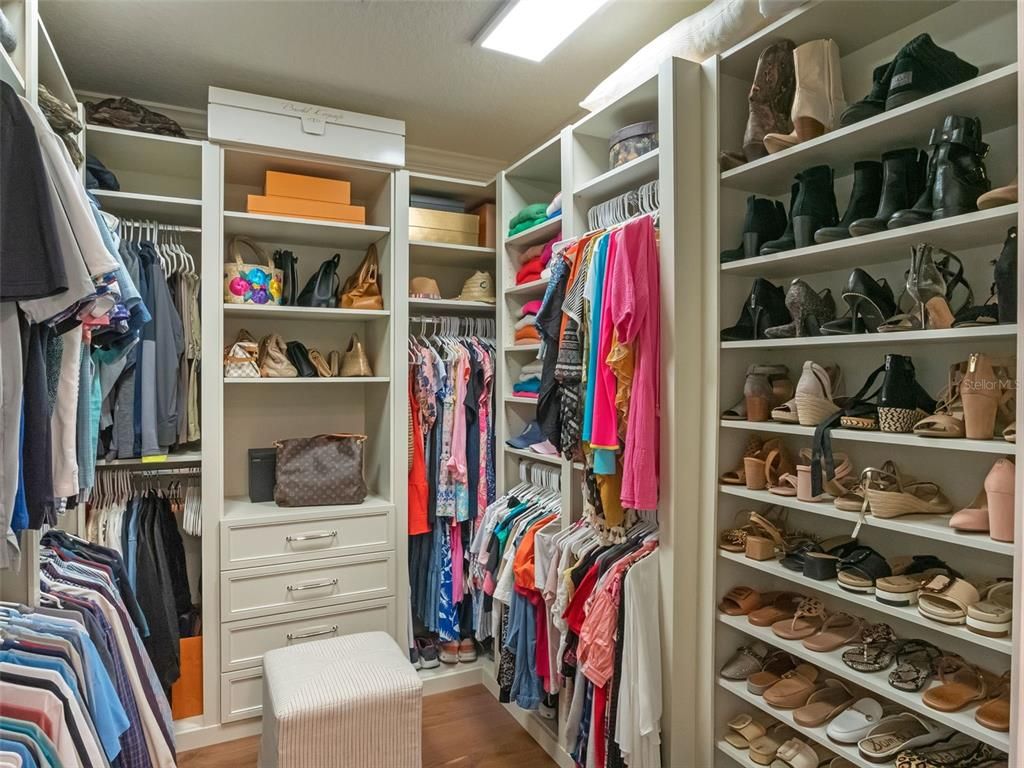 Interior, Walk-in Closets, Wood Texture Flooring