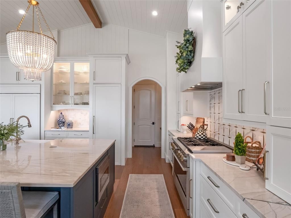 Chandelier, Interior, Kitchen, Recessed Lighting, Wooden Beams, Wood Texture Flooring