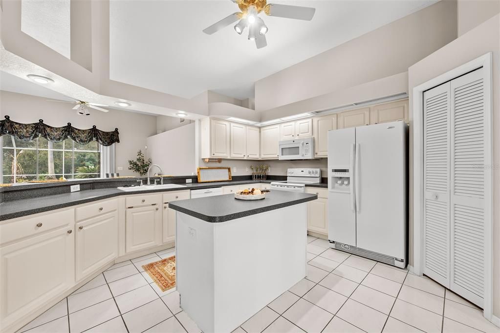 Interior, Kitchen, Recessed Lighting