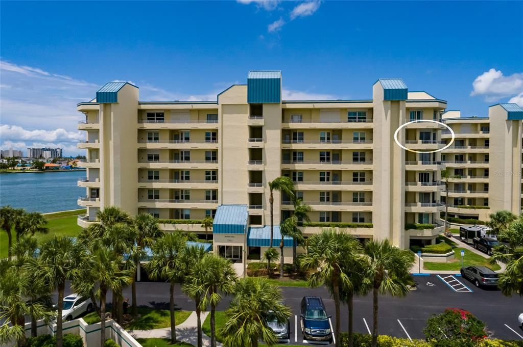 Exterior, Facade, Condo Building