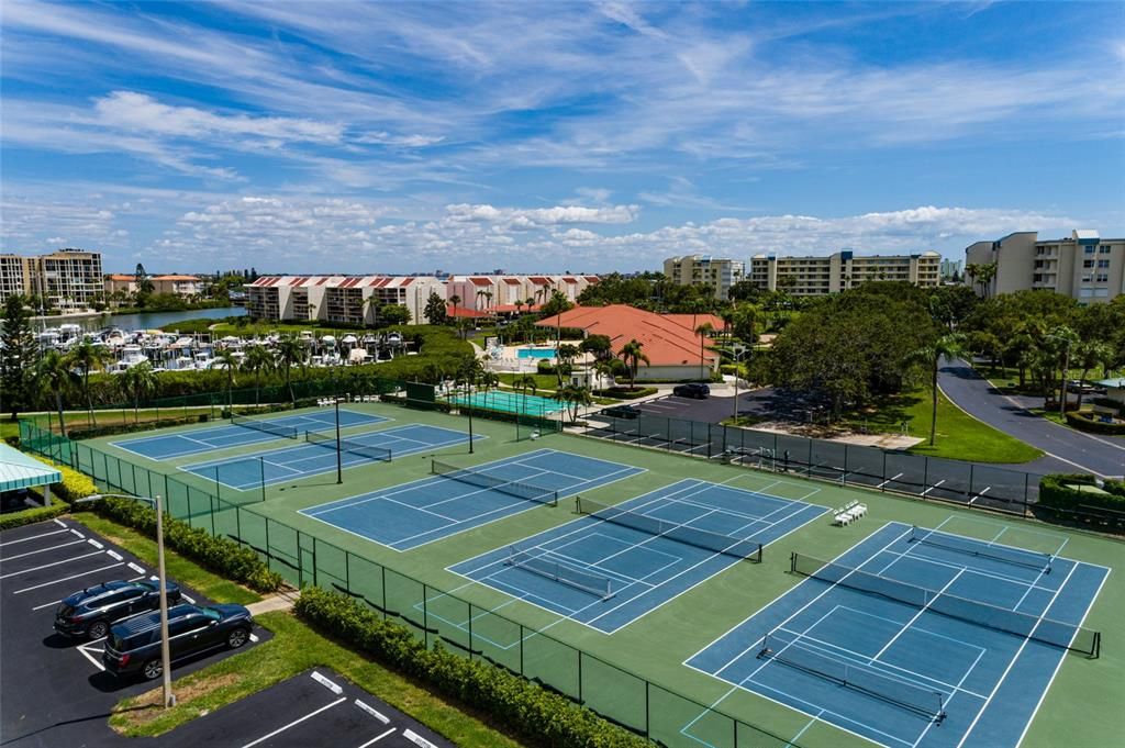 Exterior, Tennis Courts