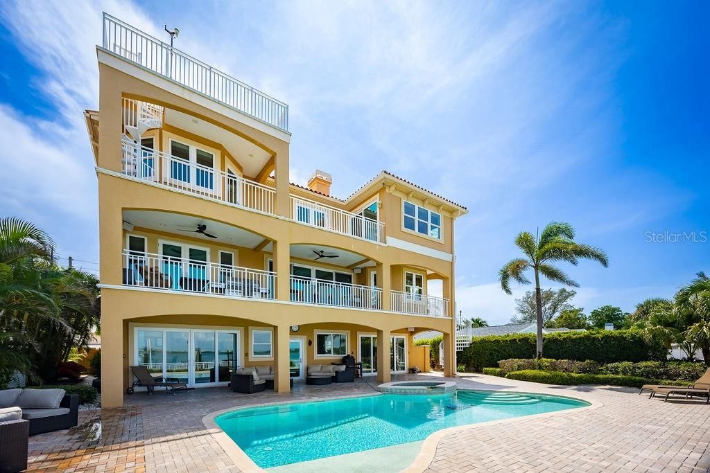 Exterior, Facade, Pool, Condo Building