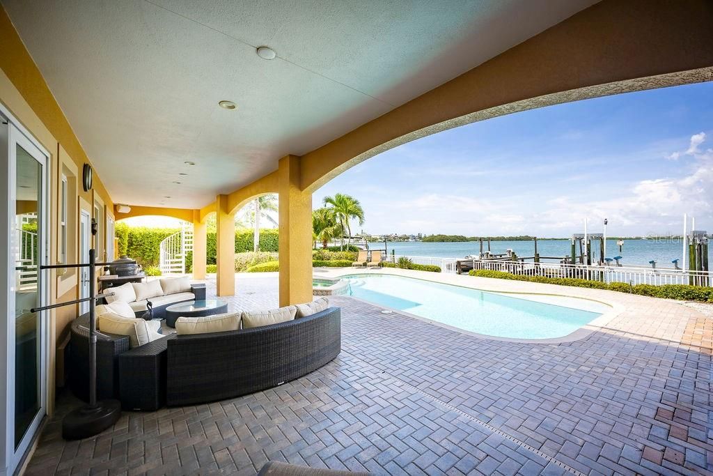 Exterior, Pool, Water