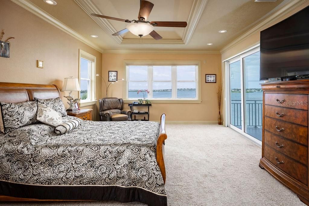 Bedroom, Interior, Recessed Lighting, Water