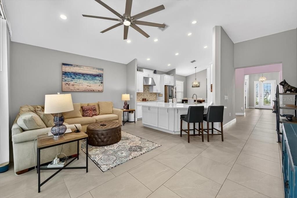 Interior, Kitchen, Living room, Pendant Lights, Recessed Lighting, Stainless Steel Appliances
