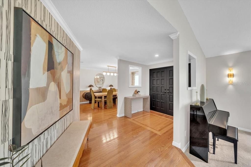 Dining room, Interior, Pendant Lights, Piano, Recessed Lighting, Wood Texture Flooring