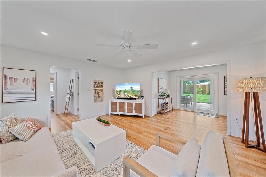 Interior, Living room, Recessed Lighting, Wood Texture Flooring